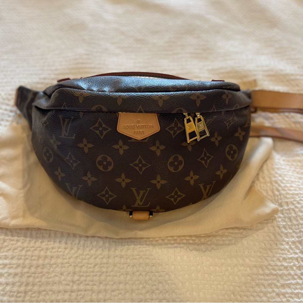 💞Louis Vuitton Bum bag 💕